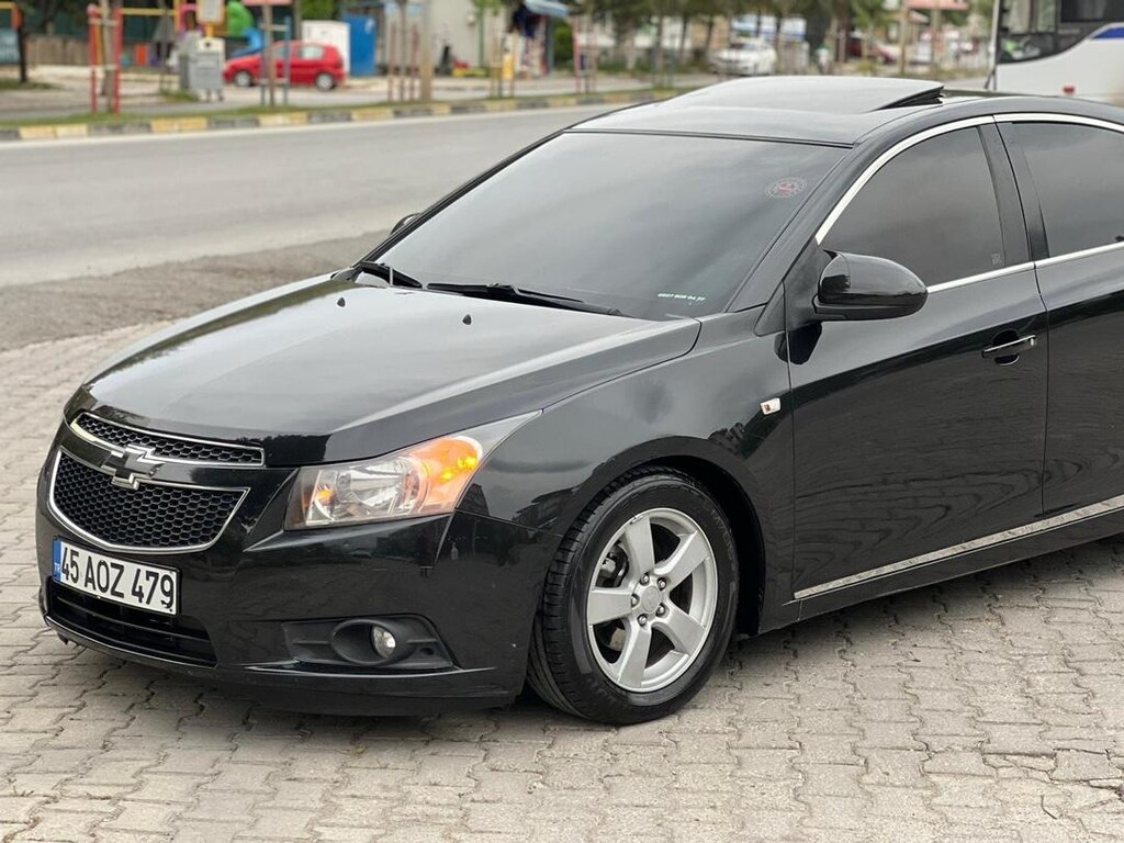 Chevrolet Curuze LS Plus - 11