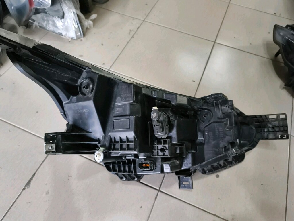NISSAN QASHGAI J13 YENİ KASA XENON SOL FAR BEYINLI MODEL HELLA MARKA - 8