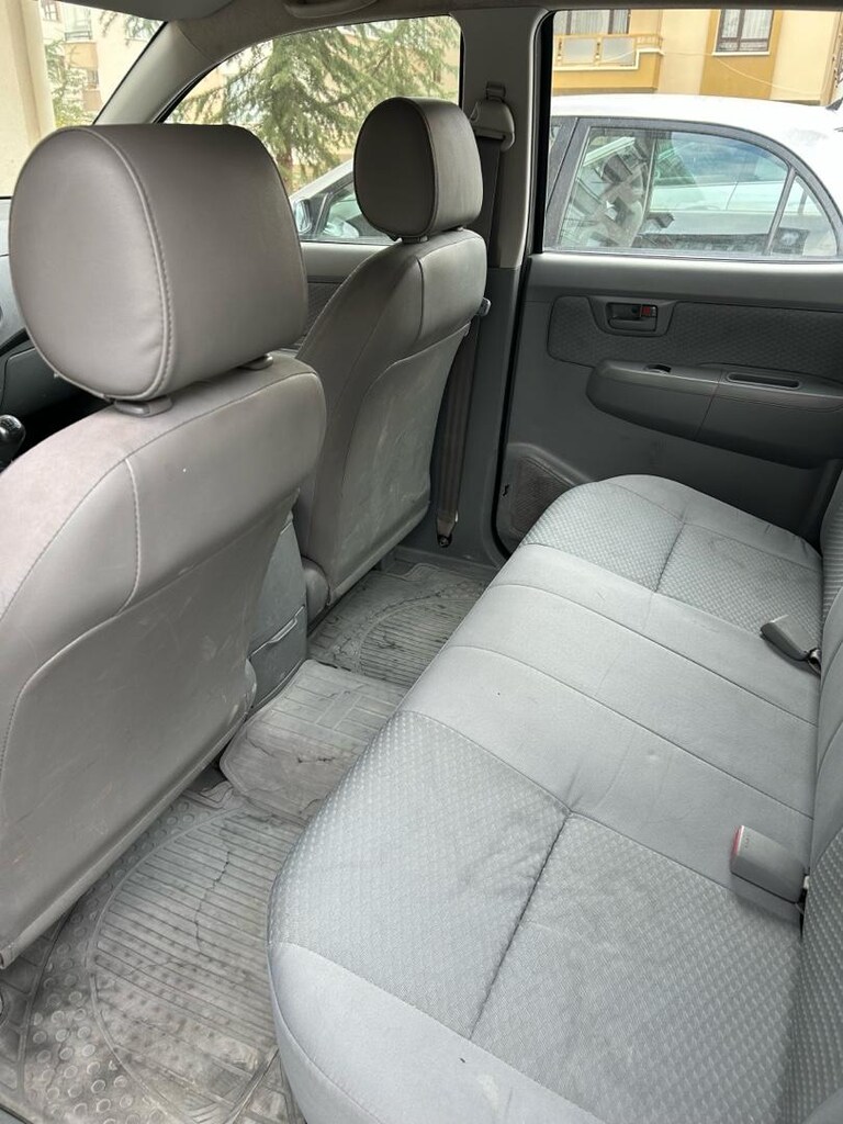 Toyota Hilux Comfort 2.5 4x2 - 11
