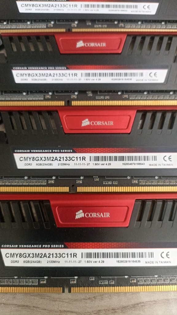 CORSAIR Vengeance Pro 8GB (4x 4GB:16GB) 240-Pin DDR3 SDRAM DDR3 2133 - 2