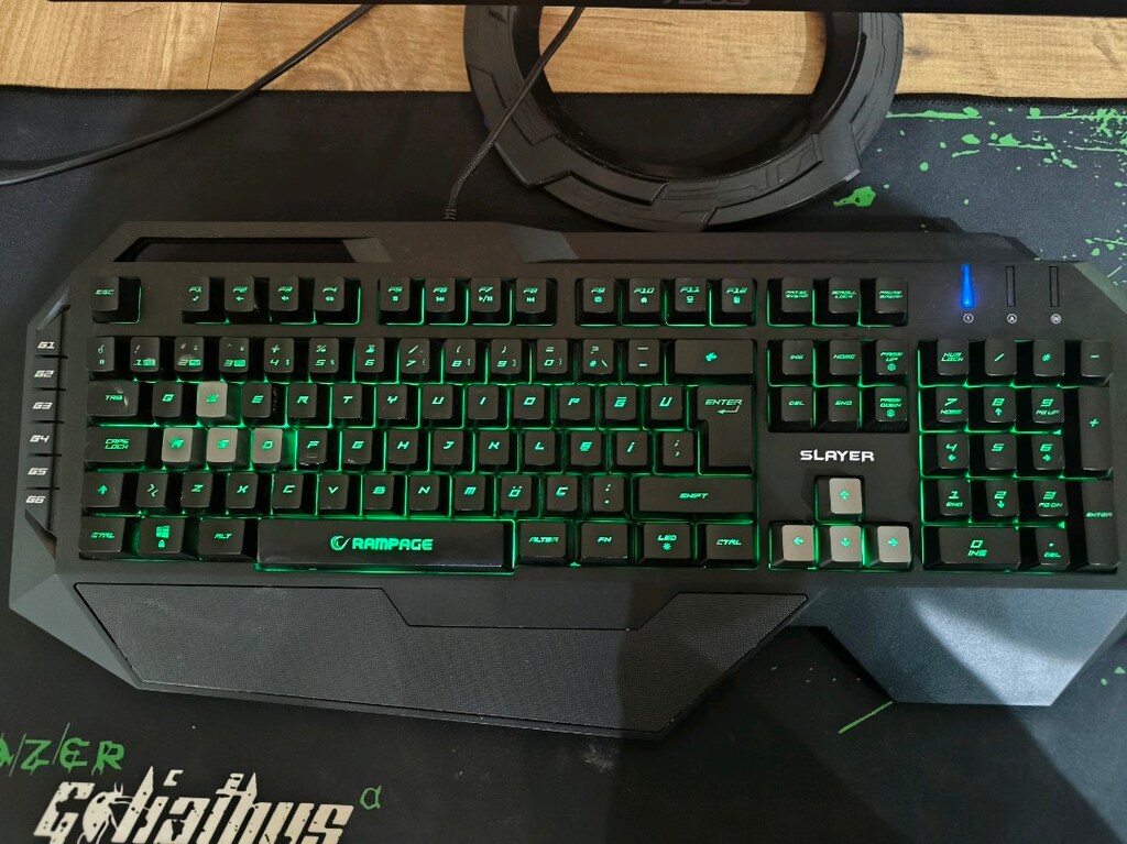 sıfır ayarında temiz rgb klavye - 8