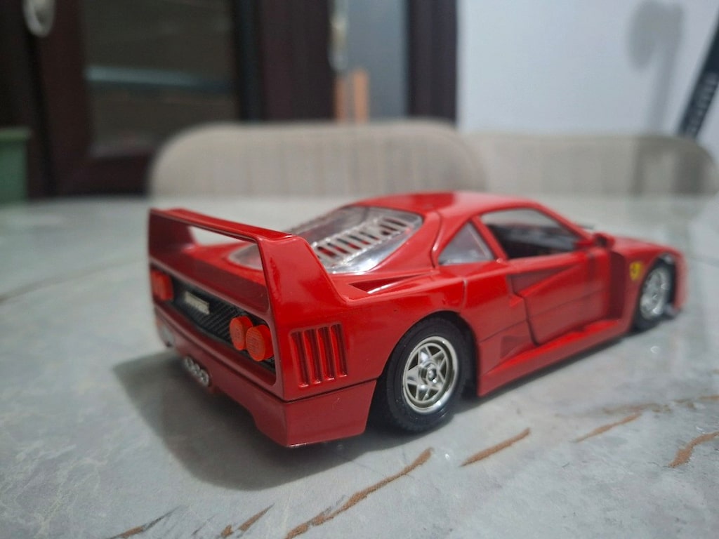KIRMIZI FERRARİ F40 STANDSIZ KOLEKSİYONLUK - 2
