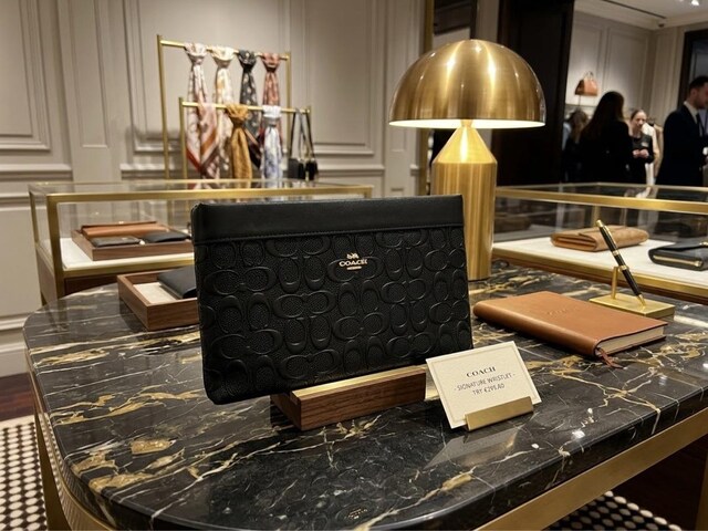 Yurt dışından ithal COACH marka Clutch El Çantası