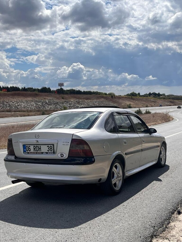OPEL VECTRA B - 11