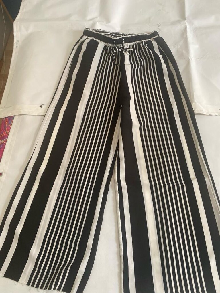 çizgili pantolon 3 adet tane fiyatı 90.₺ 3 tane 250 ₺ - 3