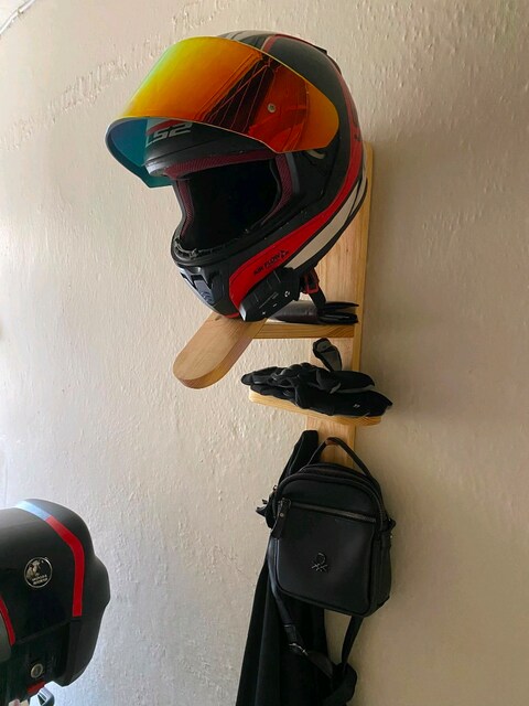 Ahşap El Yapımı Kask ve Ekipman Askılığı