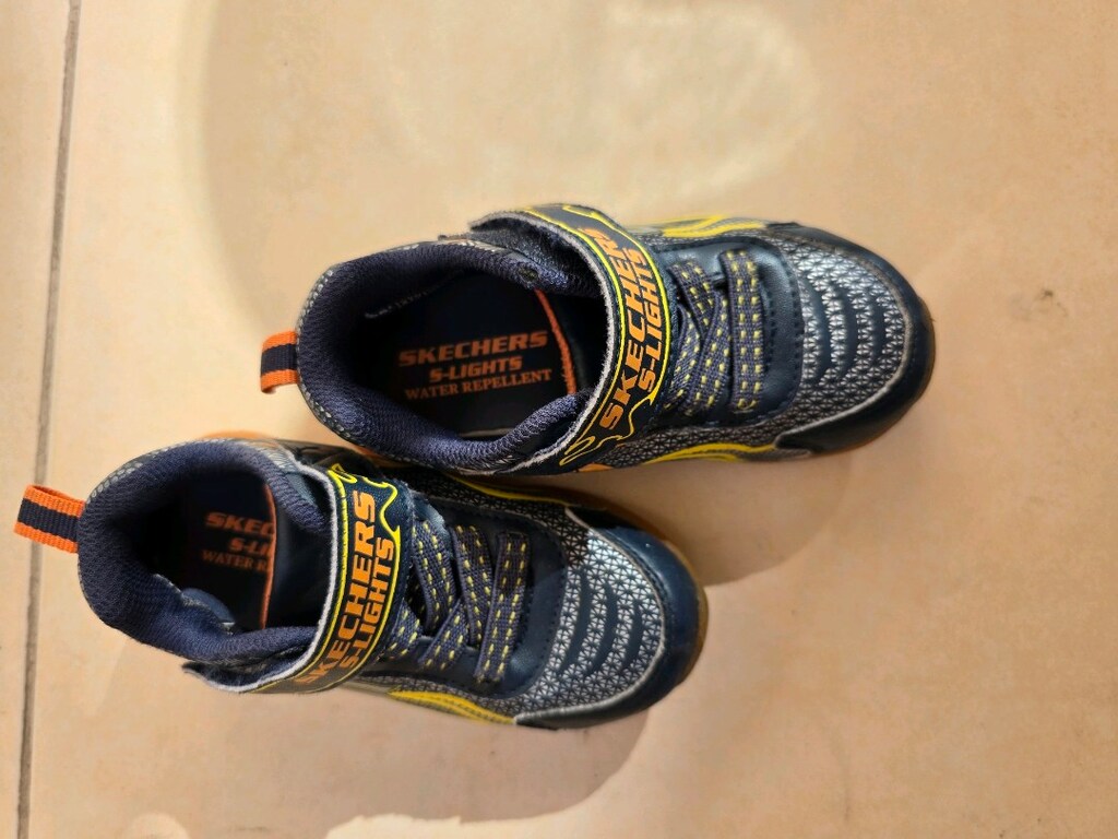 skechers 24 numara isikli