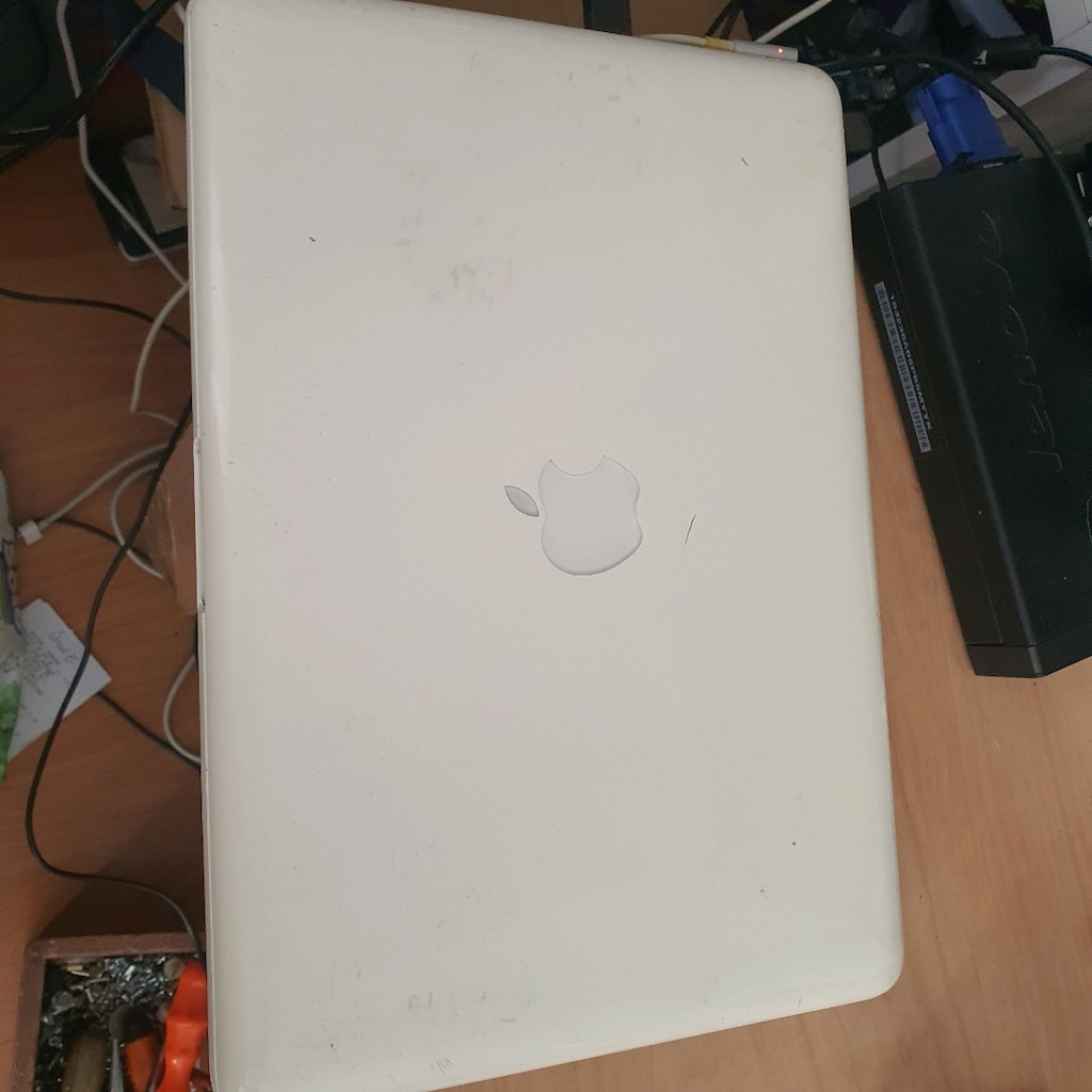 macbook a1342 laptop - 6