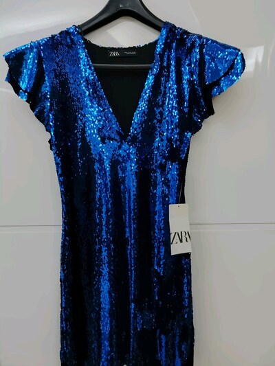 ZARA MARKA M BEDEN GECE ELBİSESİ ETİKETİ ÜZERİNDE