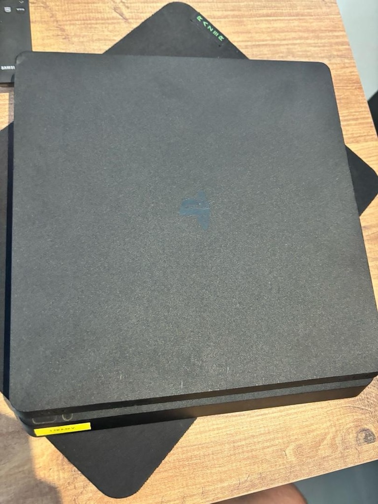 PS4 SLİM 1TB + 2 ADET DUALSHOCK - 3