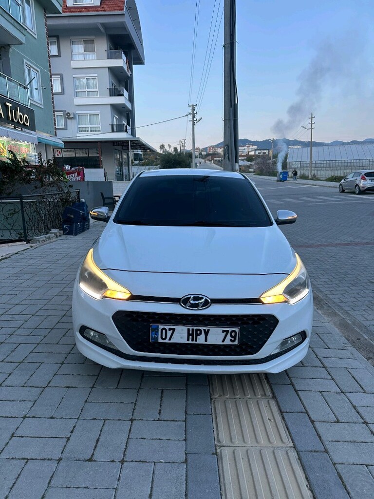 İLK SAHİBİNDEN 2015 MODEL HYUNDAİ İ20 1.2 MPİ STYLE - 3