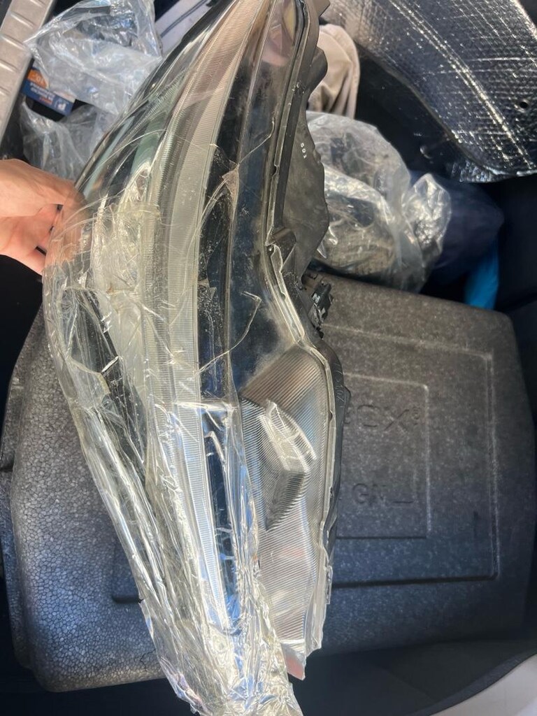 çamı çatlak infiniti far Q60 - 2