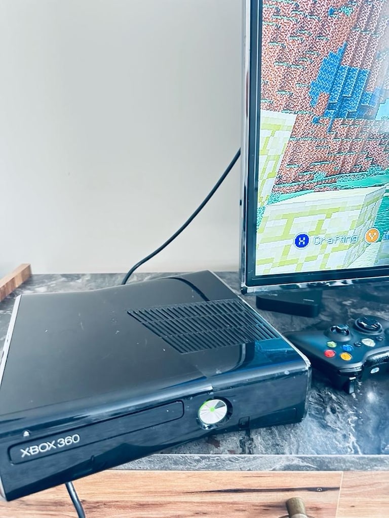 XBOX360E + 2 KOL + KINECT SENSOR KAMERA + 10 adet oyun - 2