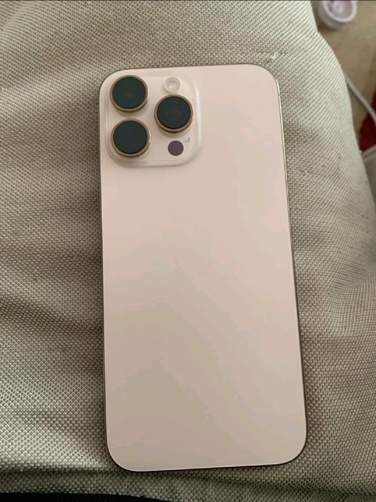 iPhone 16 pro max YD