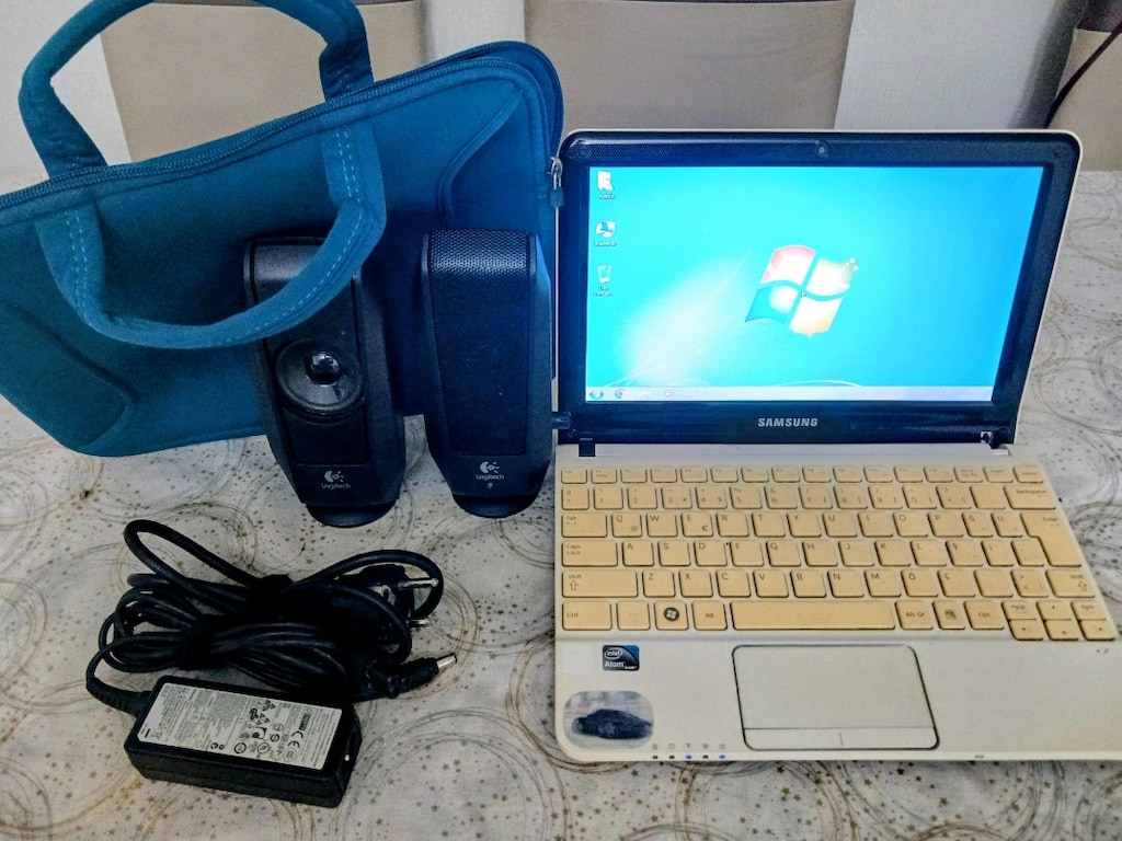 Samsung NC110 Notebook (minibook) - 6