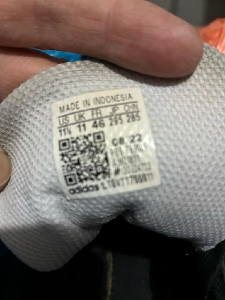 adidas spor ayakabı etikette numara yazılı - 3