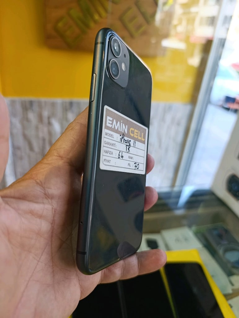 iPhone 11 TR - 4
