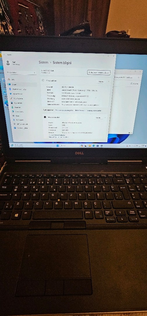 Dell precision 7520 (xeon işlemcili ve quadro ekran kartlı model) - 2