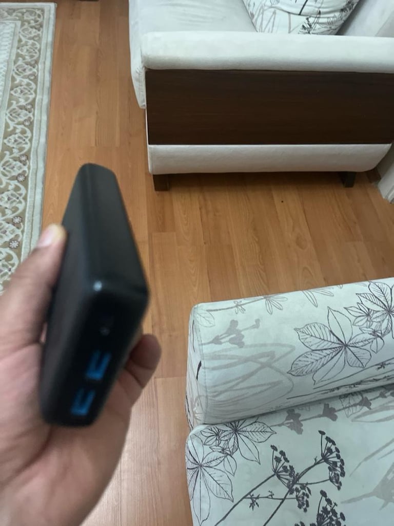 power bank anker 20bin mAh yenisi kadar temiz - 4
