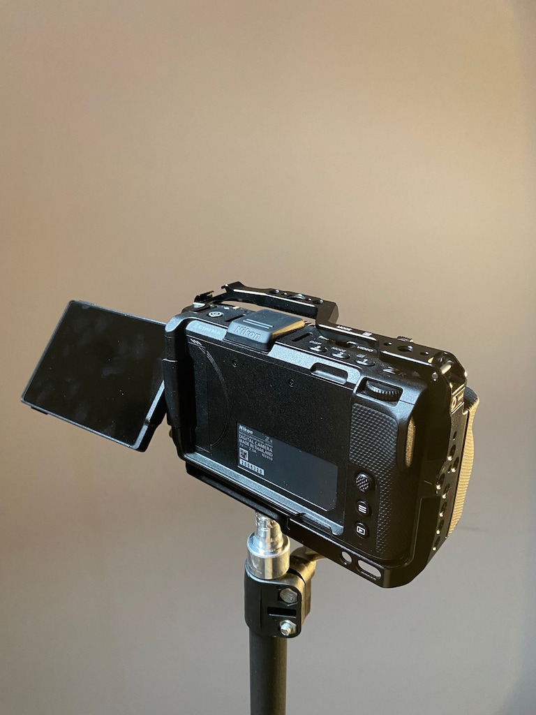 Nikon ZR 6K Body / SmallRig Kafes + Ek Orijinal Batarya - 7