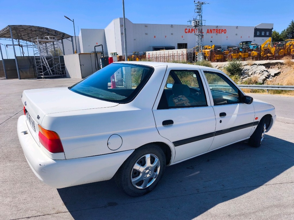 1998 model Ford escort değişensiz - 11