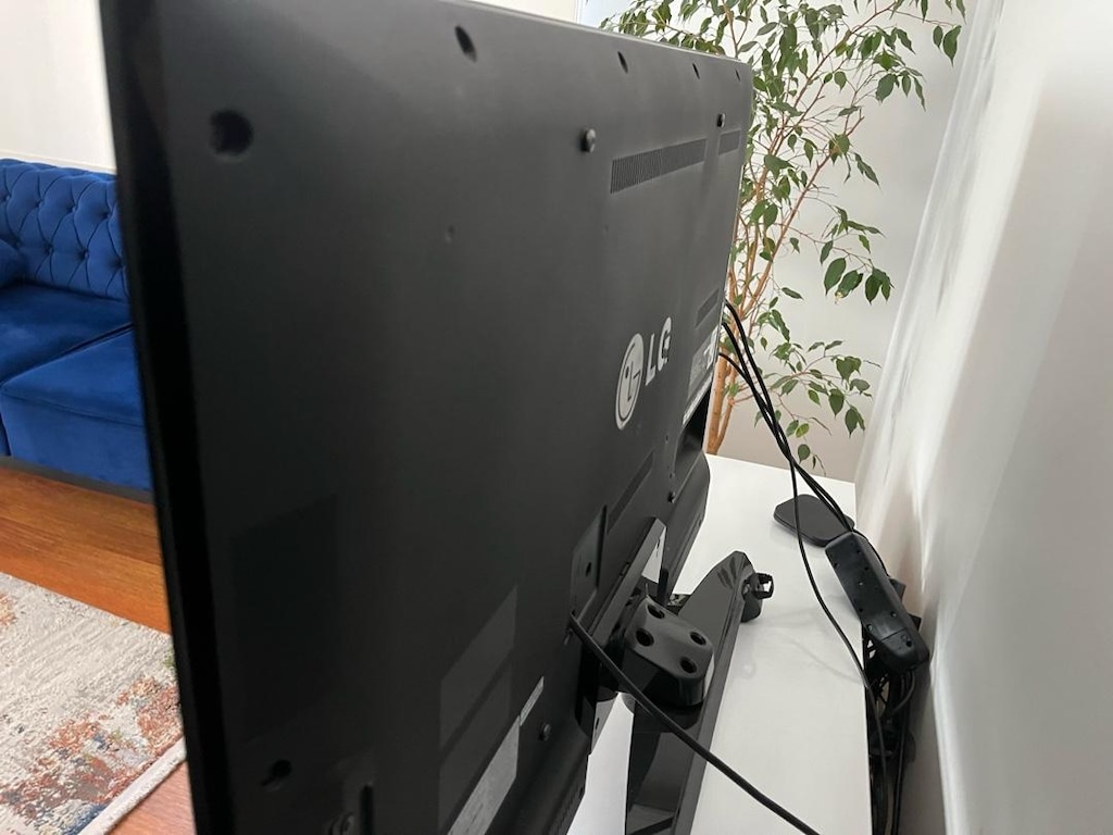 LG 55” Full HD Smart TV + Xiaomi Mi Box S 4K - 8