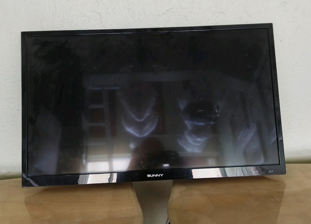 Sunny 72 Ekran Led TV + Kumanda + Duvar Askı Aparatı - 2
