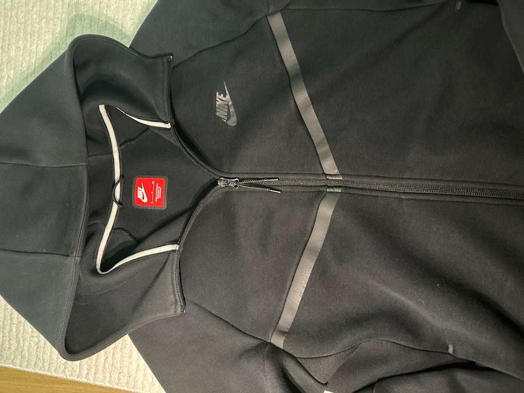 Nike Tech Fleece - 3
