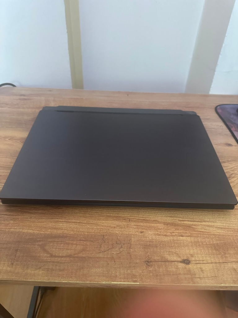 MSI VECTOR 18 HX AI RTX 5080 CORE ULTRA 9 40 GB RAM 2TB SSD - 8
