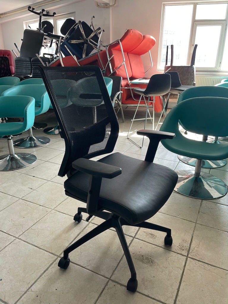 KLAS OFİS ÜSKÜDAR SIRT FİLELİ OTURMA YERİ DERİ ÇALIŞMA KOLTUĞU - 2