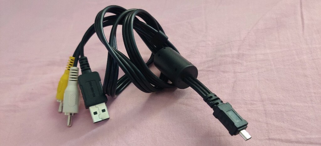 Çift Fonksiyonlu Dijital Fotoğraf Makinesi 8Pin USB Şarj/Veri Kablosu - 4