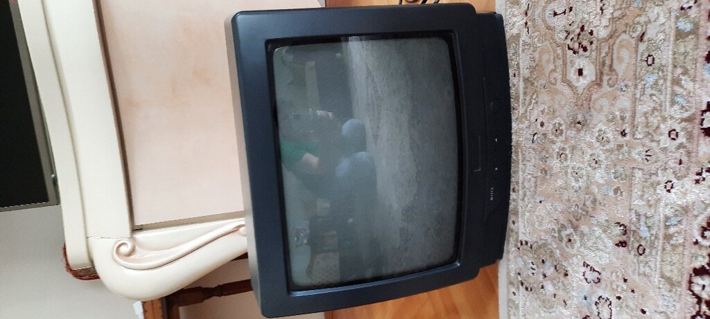 37 ekran TV. - 2