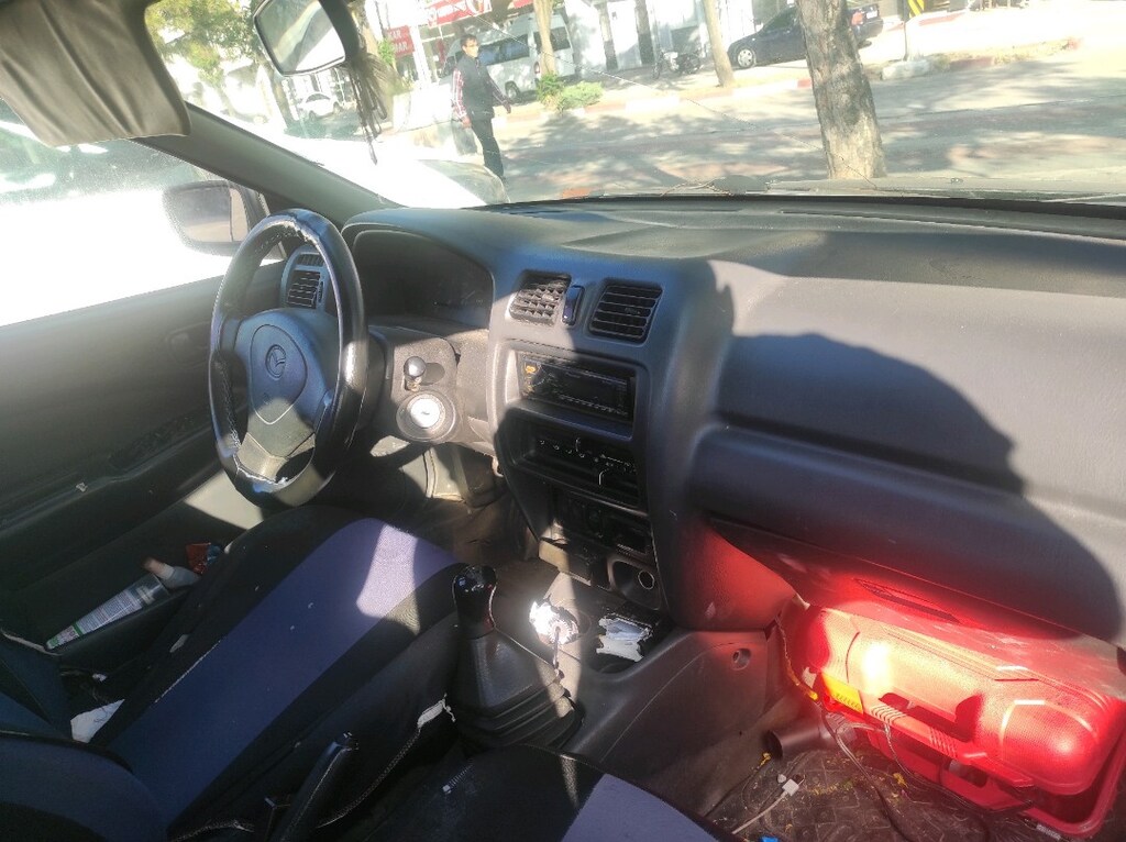 Mazda 323 famili 98 model 1.5 klimalı - 2