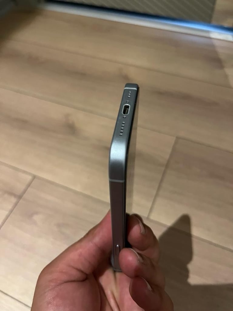 telefon iPhone 15 - 6