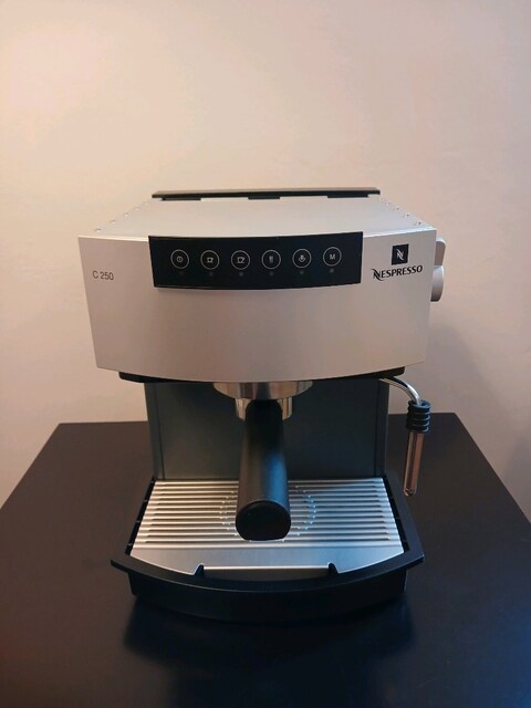 NESPRESSO FİLTRE KAHVE MAKİNESİ
