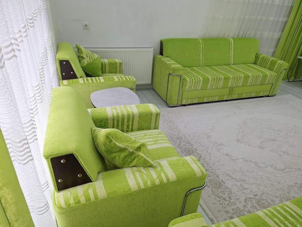 3+2+1+1KOLTUK TAKIMI, 6 KİŞİLİK YEMEK MASASI, FON PERDE SET UYGUNDAN … - 3