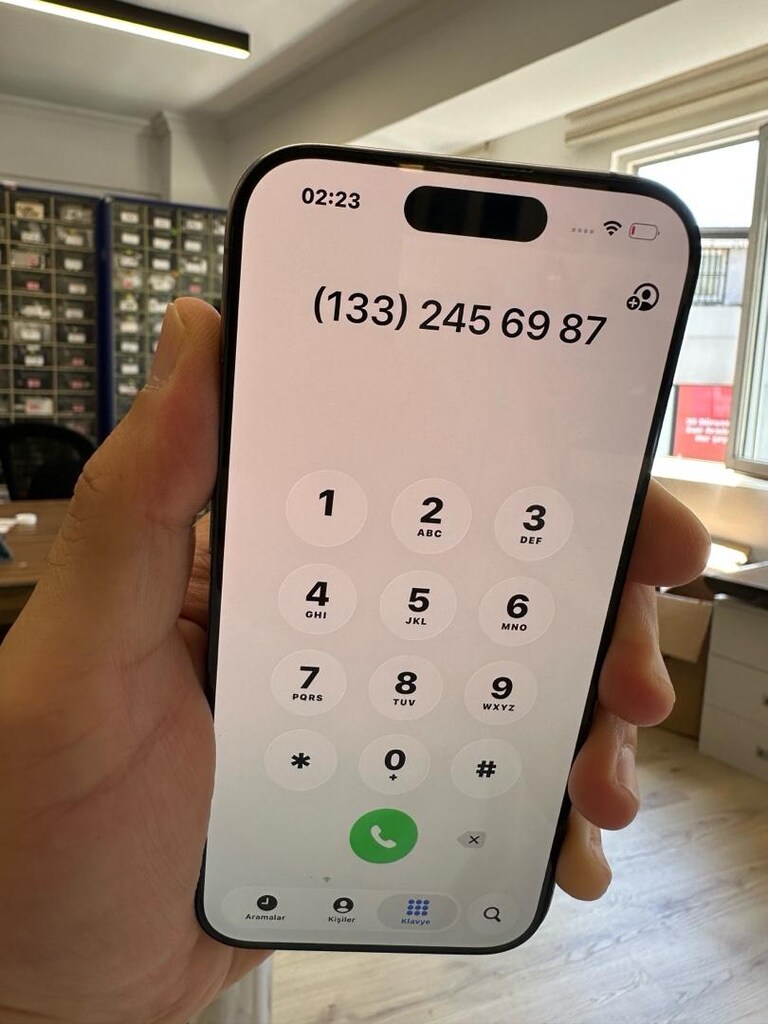 iPhone 15 Pro Orijinal Lekeli Ekran - 3