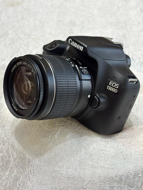 Canon 1300D 18 mp Wi-Fi NFC Full hd video Çanta+32 gb kart