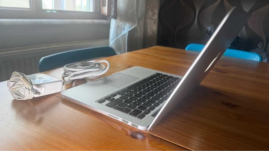 TERTEMİZ RETİNA MACBOOK PRO 13" 500gb SSD - 4