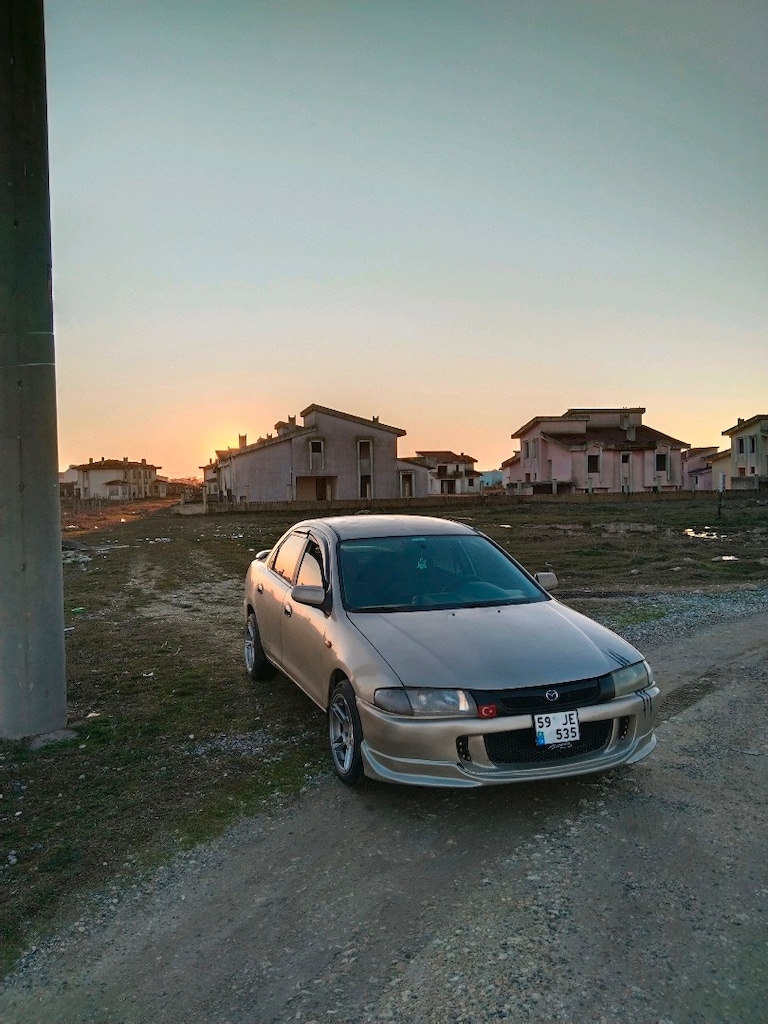 Mazda 323 familia - 5
