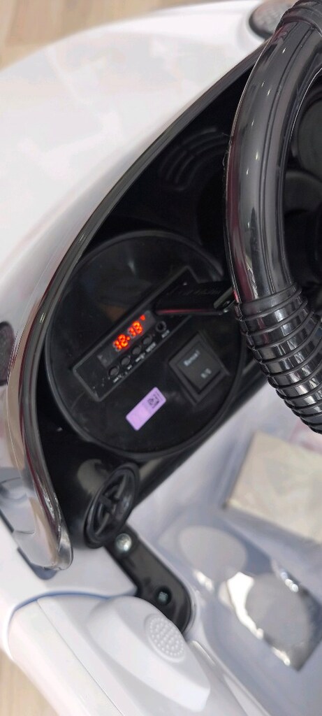 WİLLY 12 VOLT KUMANDALI AKÜLÜ ARABA SIFIR - 3