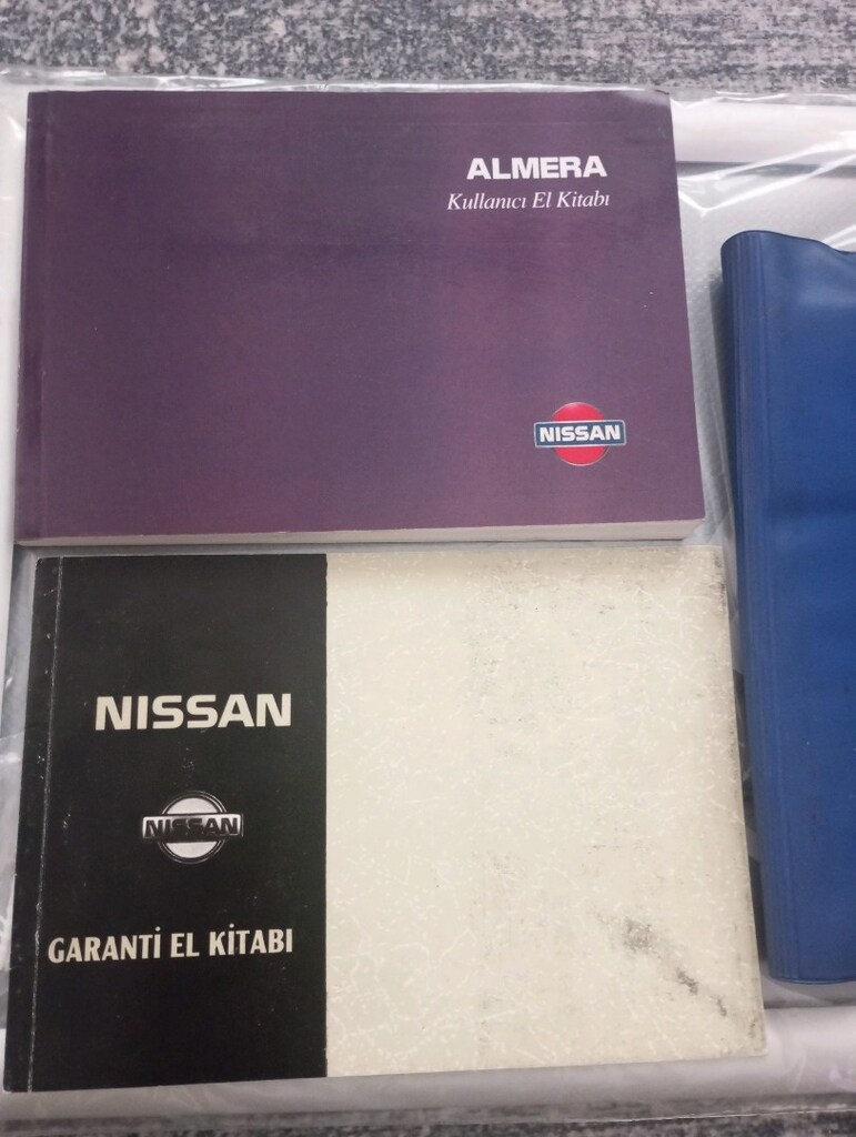 Nissan Almera orjinal servis kitapları - 3