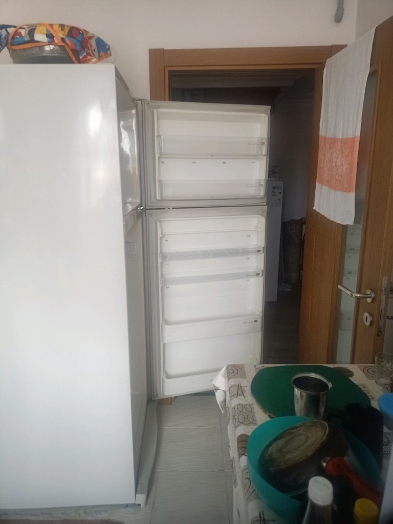 temiz çalışır durumda Sharp marka buzdolabı - 10