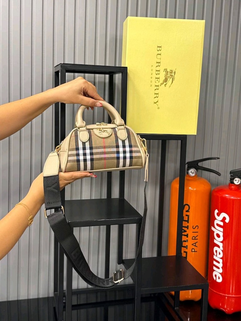 BURBERRY HAND A KALİTE TOPTAN SATIŞLA DÜNYANIN HER YERİNE KARGO - 5