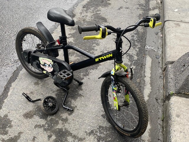 btwin decathlon 500 rockrider 16jant 3-9yaş çocuk bisiklet DARK HERO
