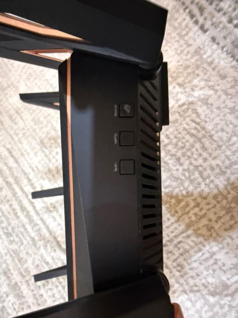 ASUS ROG Rapture GT-AX11000 Tri-Band WiFi 6 AiMesh Gaming Router - 8