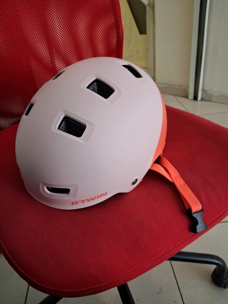 BTWIN ÇOCUK KASK ÜRÜN SİFİR GİBİ ÇOK TEMİZDİR - 5