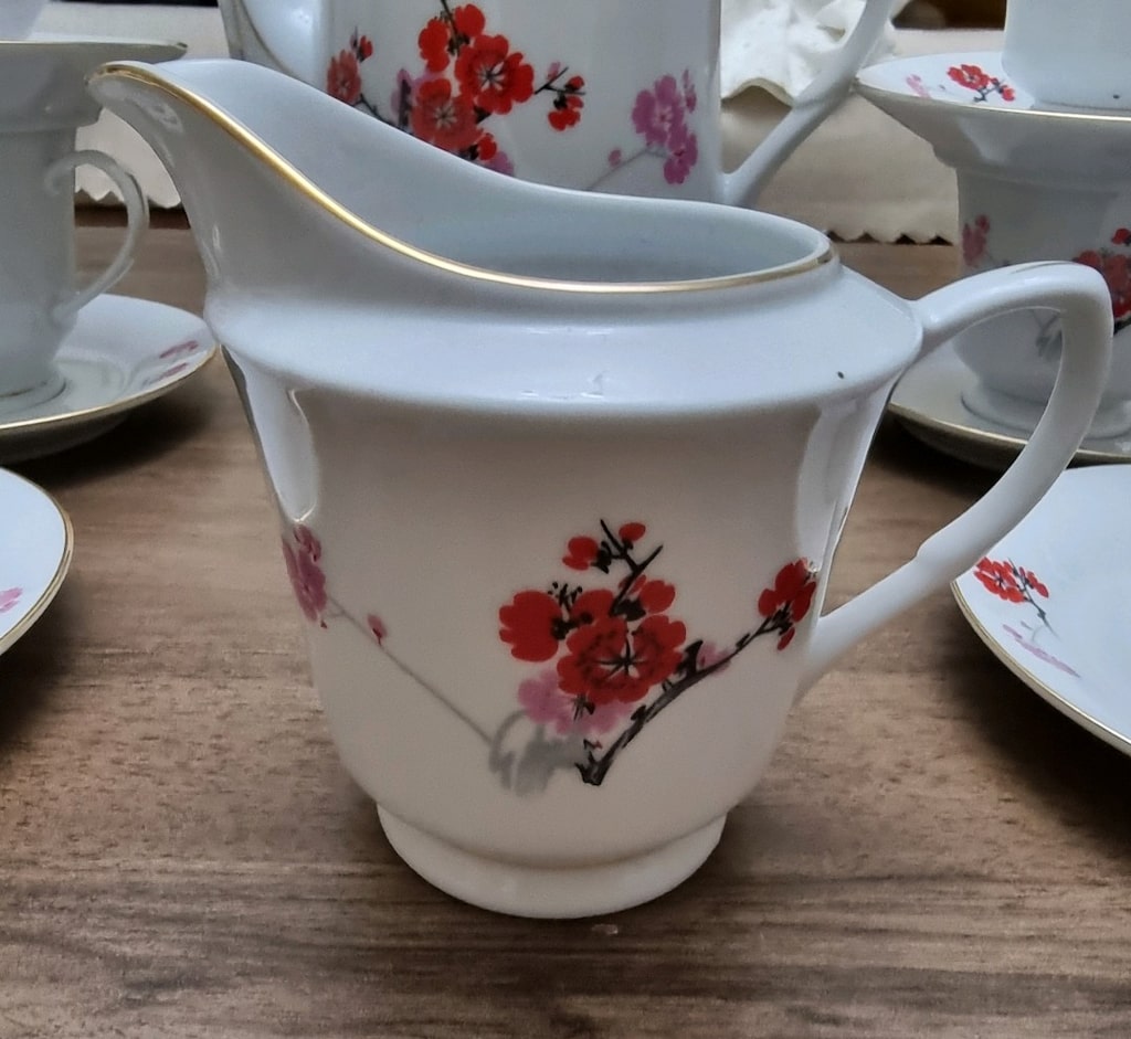 Vintage Çiçek Motifli 6 Kişilik Porselen Kahve/Çay Takımı - 4