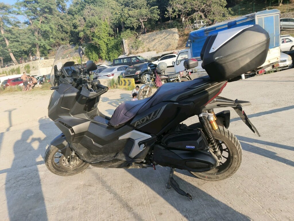 Honda adv 350 - 2