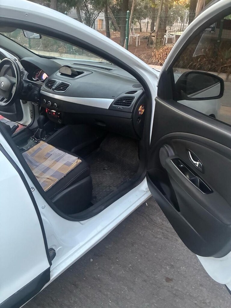 2013 205000 binde Renault fluence - 8